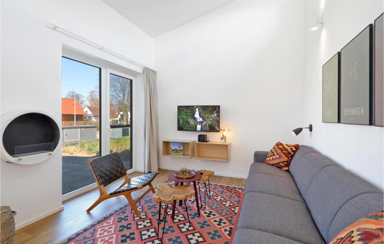 Awesome Home In Lembruch-Duemmer See With Kitchen ภายนอก รูปภาพ