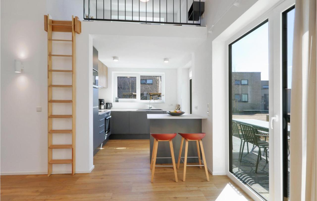 Awesome Home In Lembruch-Duemmer See With Kitchen ภายนอก รูปภาพ