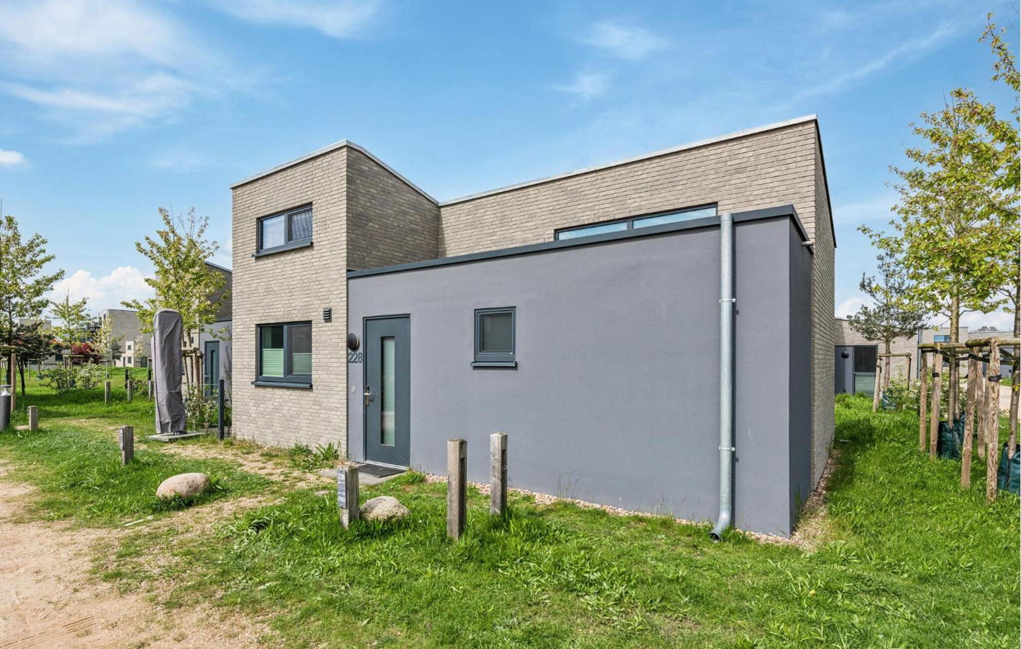 Awesome Home In Lembruch-Duemmer See With Kitchen ภายนอก รูปภาพ